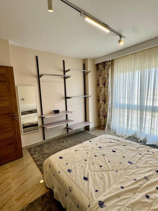 Super Luxury At Madinaty 3br With Masterbr & 5g Wifi & View Cairo